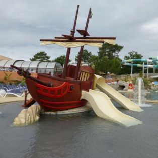 Décor aquatique sur le thème pirate 